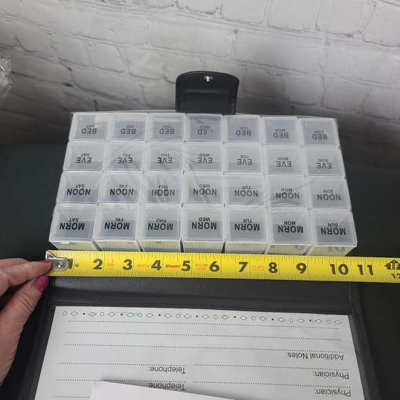 Simply Genius 7 Day Pill Organizer. - Picture 6 of 9